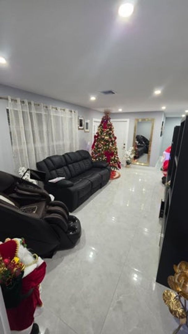 Building Photo - 131 Puffin Ct