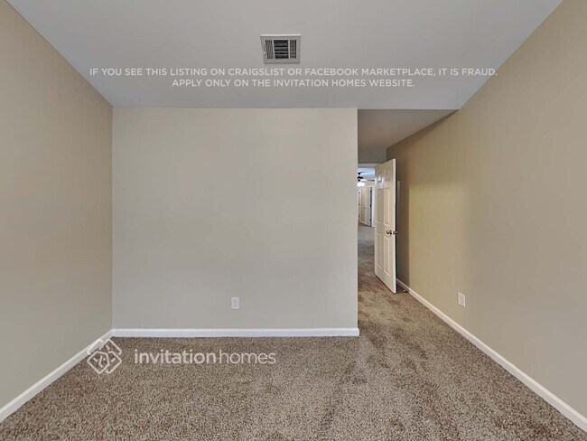 Building Photo - 114 Hidden Creek Dr