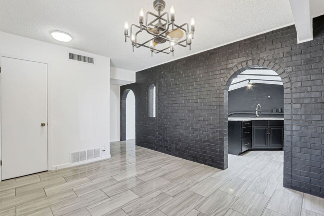 Building Photo - beautiful swimming pool and backyard oasis! fully remodeled home new appliances !