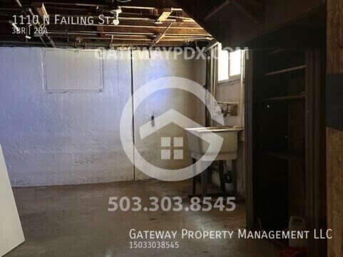 Building Photo - 1110 N Failing St