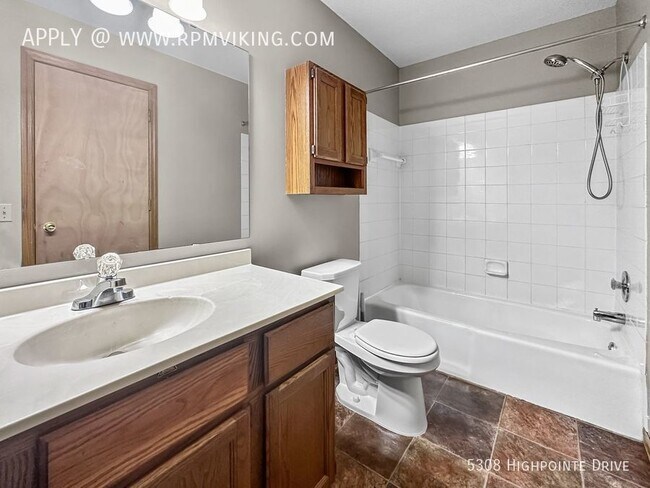 Building Photo - 2br 2.5ba 2cg ~ Security Deposit Free Alte...