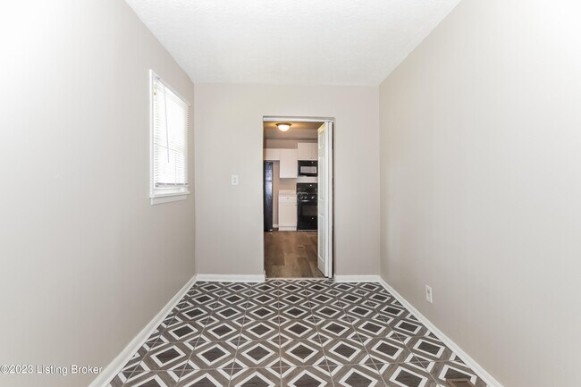 Building Photo - 6520 Estele Ave