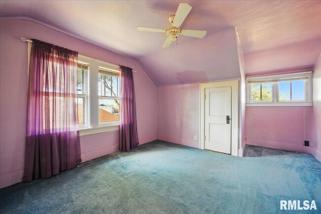 Building Photo - 3110 N Sherwood Ave