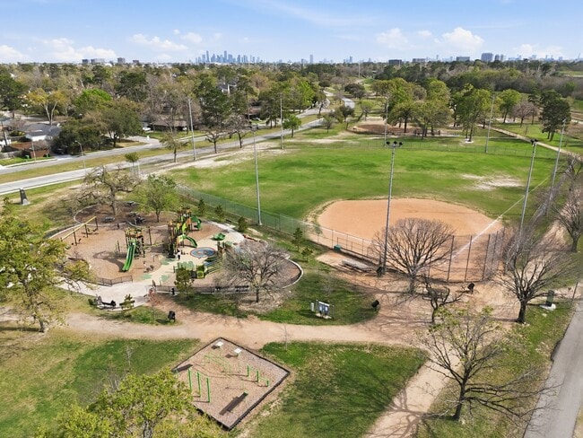 Building Photo - 4102 Sherwood Ln