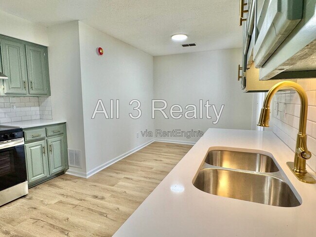 Building Photo - 2905 Willow Ln Dr