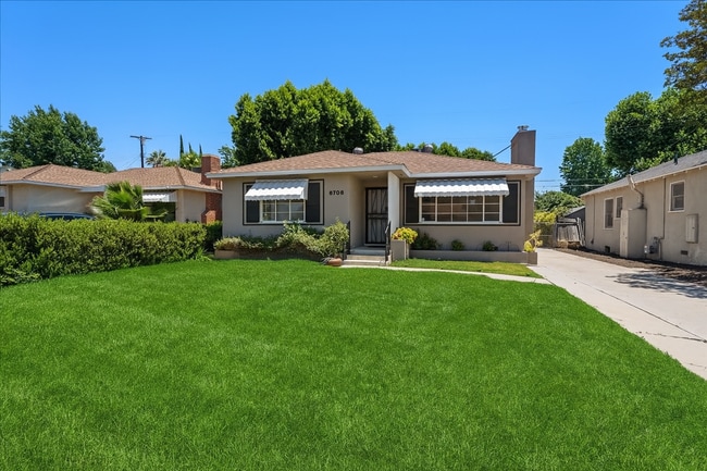 Primary Photo - Charming Updated 2-Bedroom Van Nuys Home w...