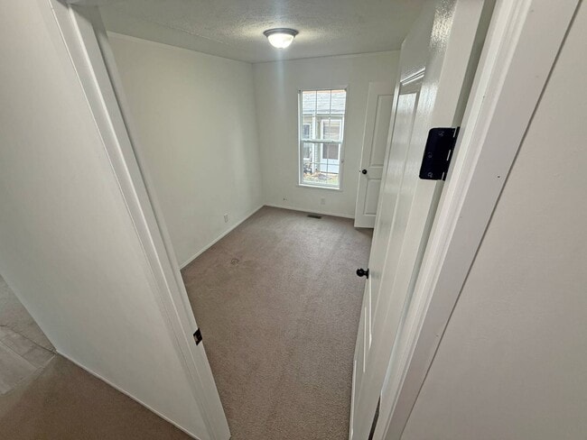 Building Photo - 2501 N Apperson Way