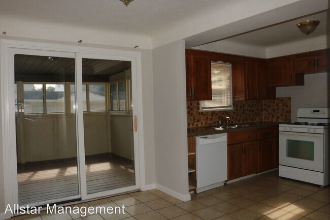 Building Photo - 3 br, 1.5 bath House - 8109 Pelham Dr