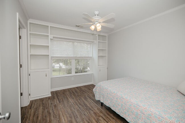 Building Photo - Charming 3-Bedroom Goose Creek Home with Attached Garage