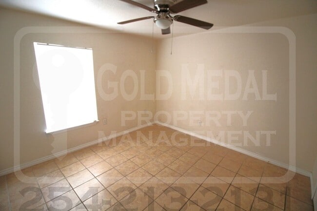 Building Photo - 1710 Cole St