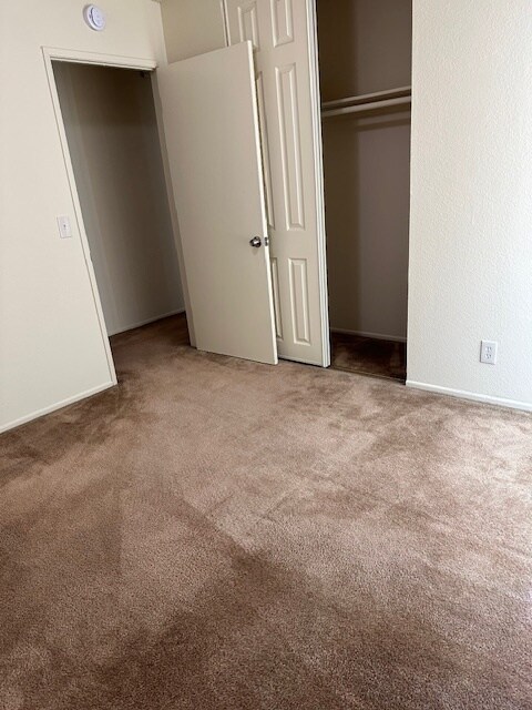 Building Photo - 215 Hudson S Ave