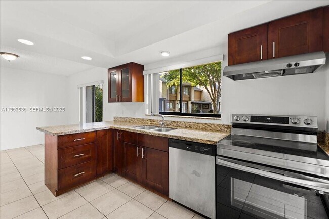 Building Photo - 181 Wimbledon Lakes Dr