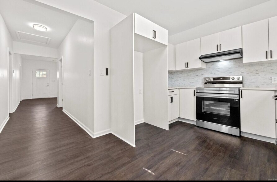 Building Photo - 3113 W 11th St