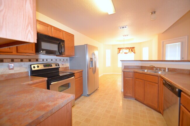 Building Photo - 2408 Ryan Dr