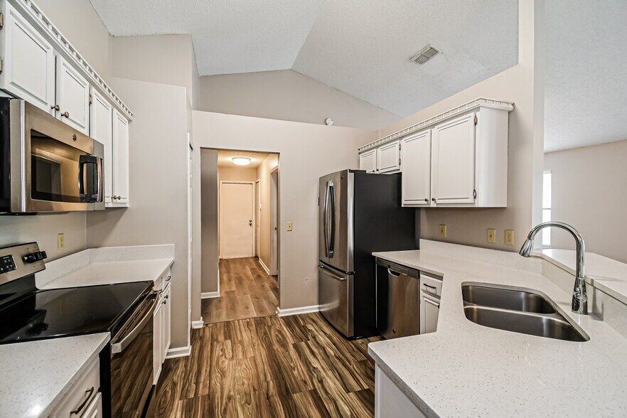 Building Photo - 8852 St Lucia Ct