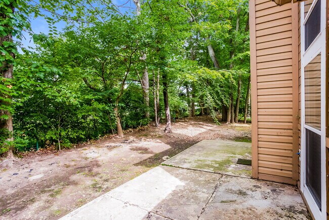 Building Photo - 10862 Geist Woods Ln
