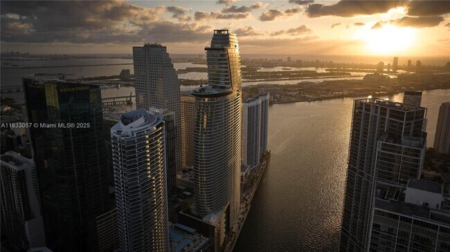 Building Photo - 300 Biscayne Blvd Way