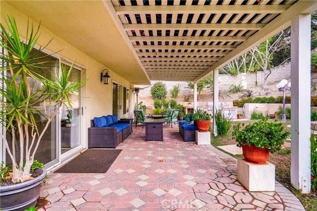 Building Photo - 23022 Peacock Ct