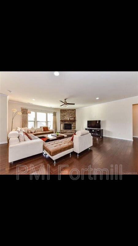 Building Photo - 3901 Kestrel Ln