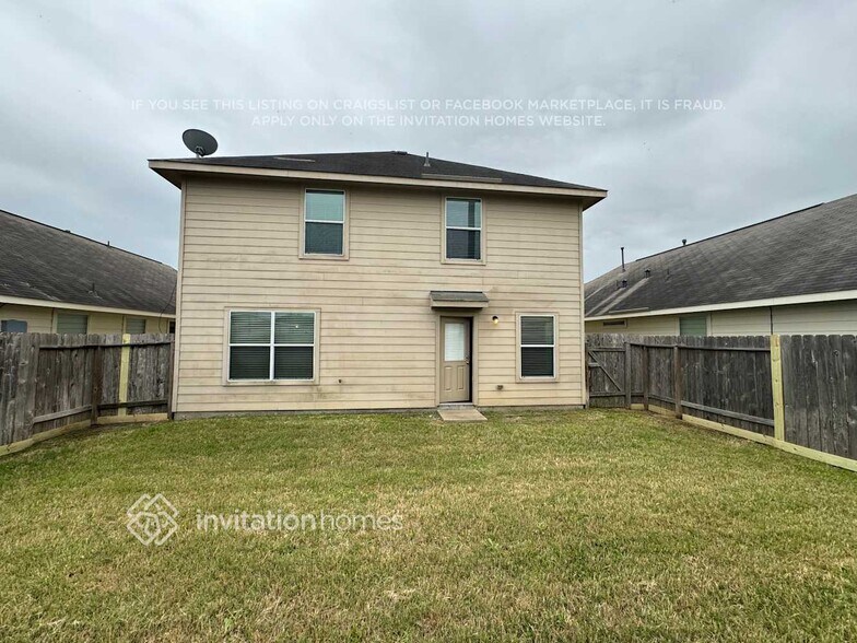 Building Photo - 18746 Dennington Dr