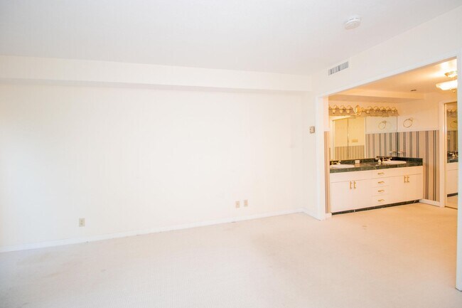 Building Photo - 101 Lombard St