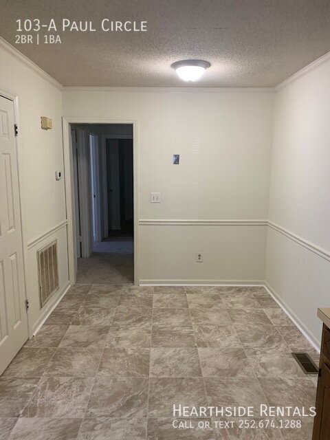 Building Photo - 103 Paul Cir