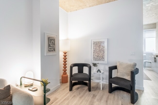 Building Photo - 10 Commerce Ct