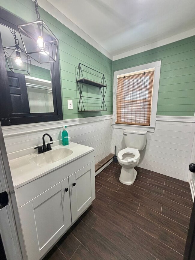 Building Photo - Gorgeous Newly Renovated 4 BR, 2 BA on .71 acres