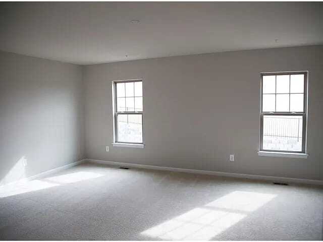 Building Photo - 17905 Woods View Dr