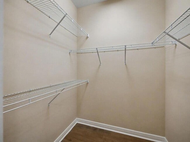 Building Photo - 12115 SW Bennington Cir