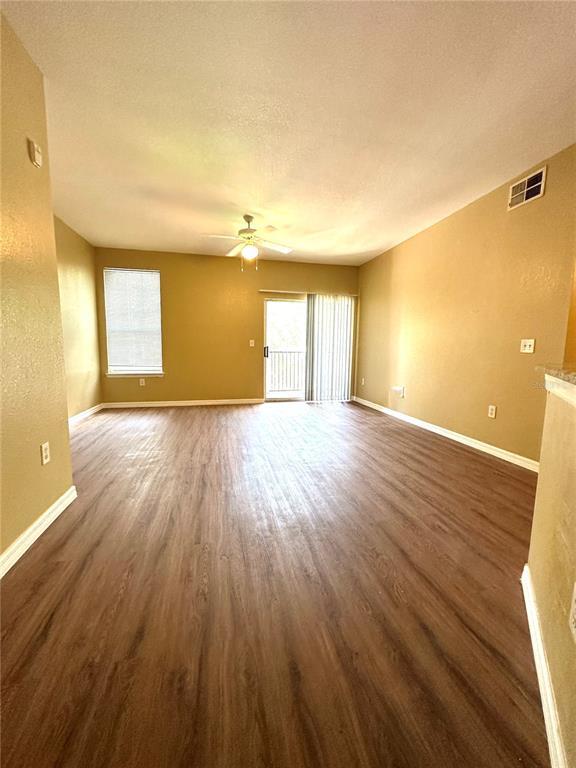 Building Photo - 2025 Erving Cir