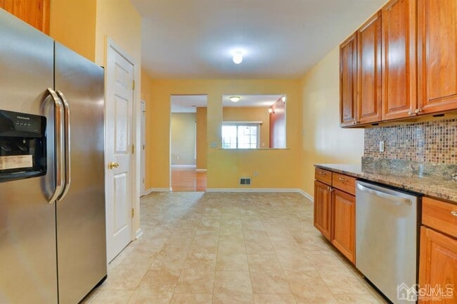 Building Photo - 334 Moonlight Dr
