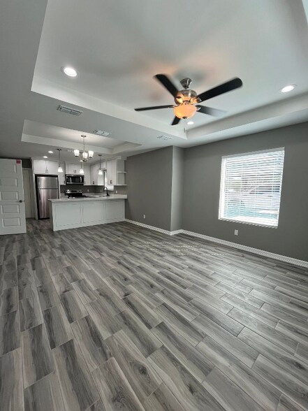 Building Photo - 6911 Venus Dr