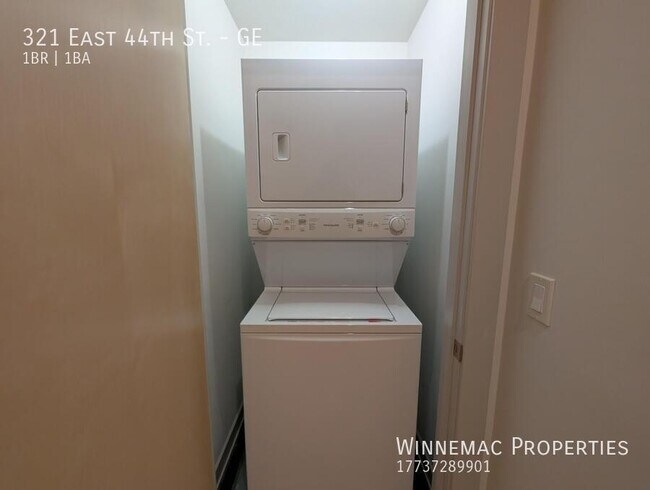 Building Photo - 321 E 44th St