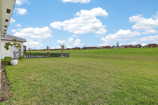 Building Photo - 10195 SW Latium Wy