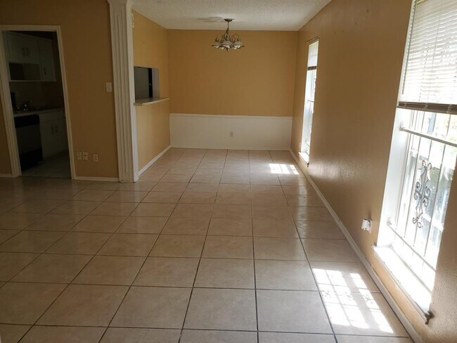 Building Photo - 6410 Del Monte Dr