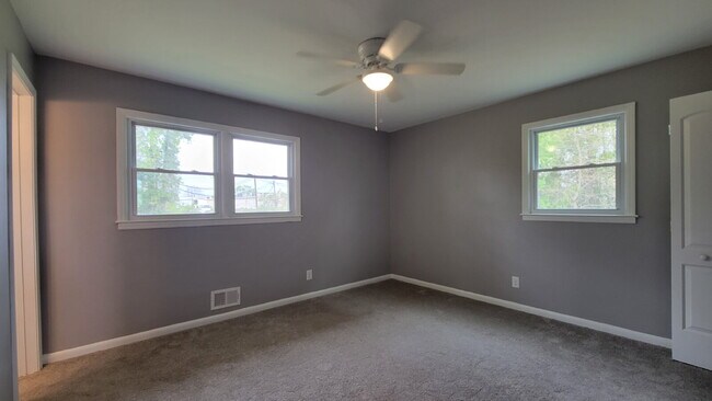 Building Photo - Spacious 3 Bedroom Home in District 6 – Re...
