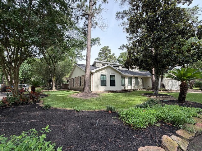 Building Photo - 2 Bayleaf Ln