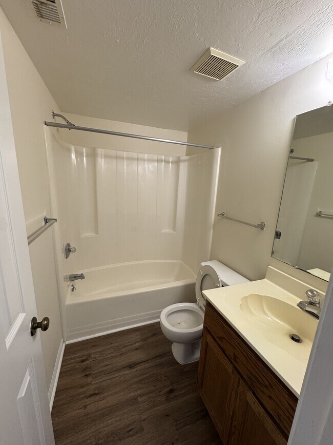 Building Photo - 1101 2nd Ave N