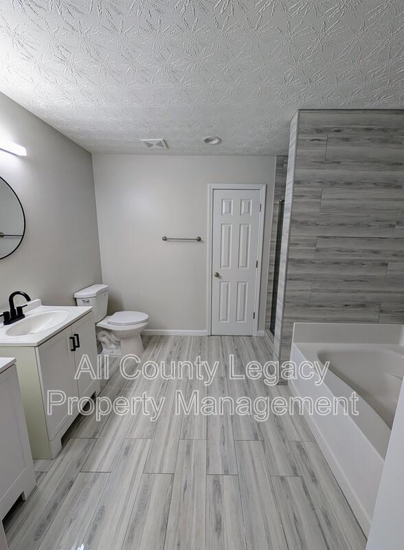 Building Photo - 2537 Emma Way NW