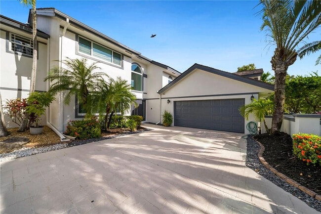 Building Photo - 11839 Highland Pl