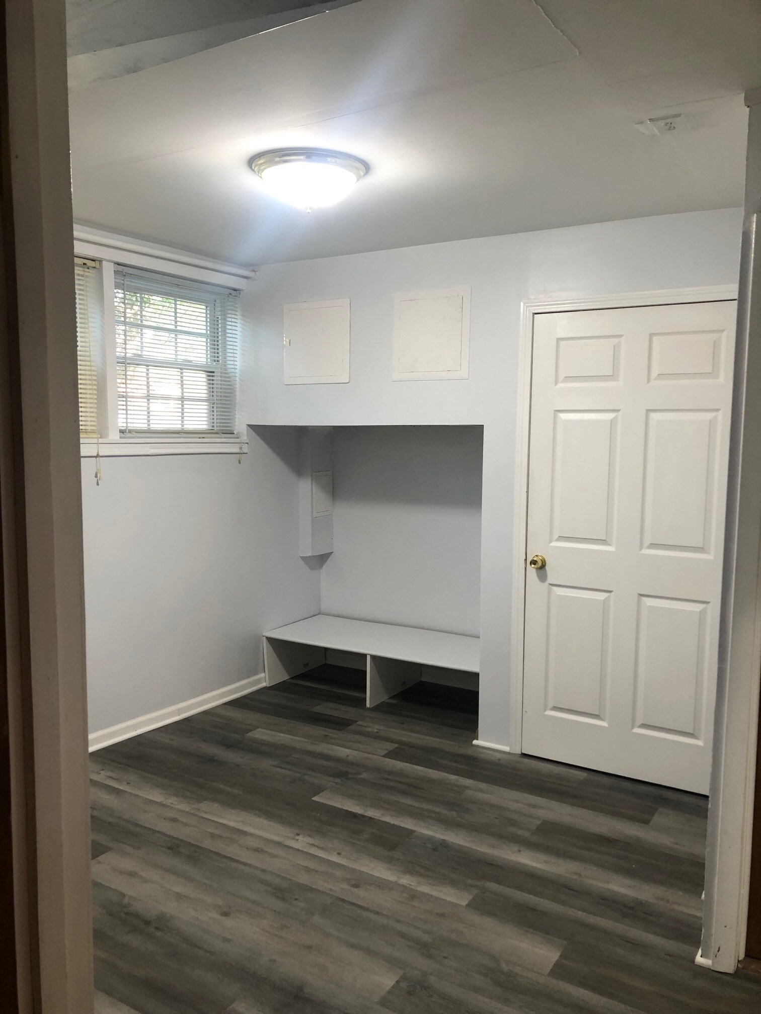 Building Photo - 4837 Grove St