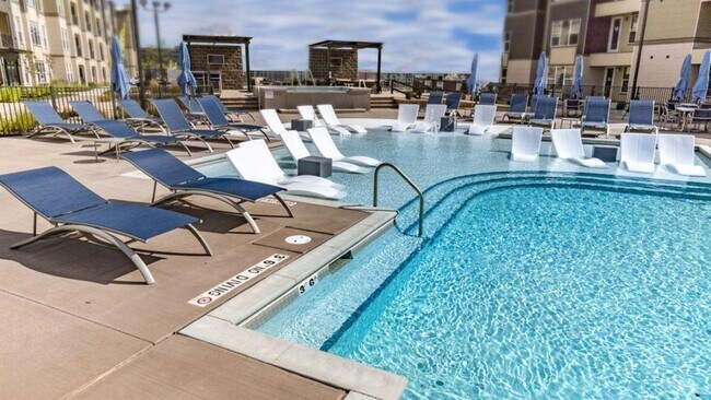 Building Photo - 12831 Daylight Dr