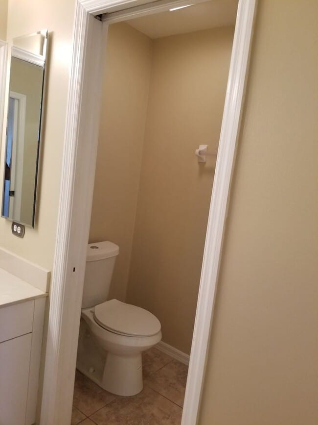 Building Photo - 2321 SW 19th St