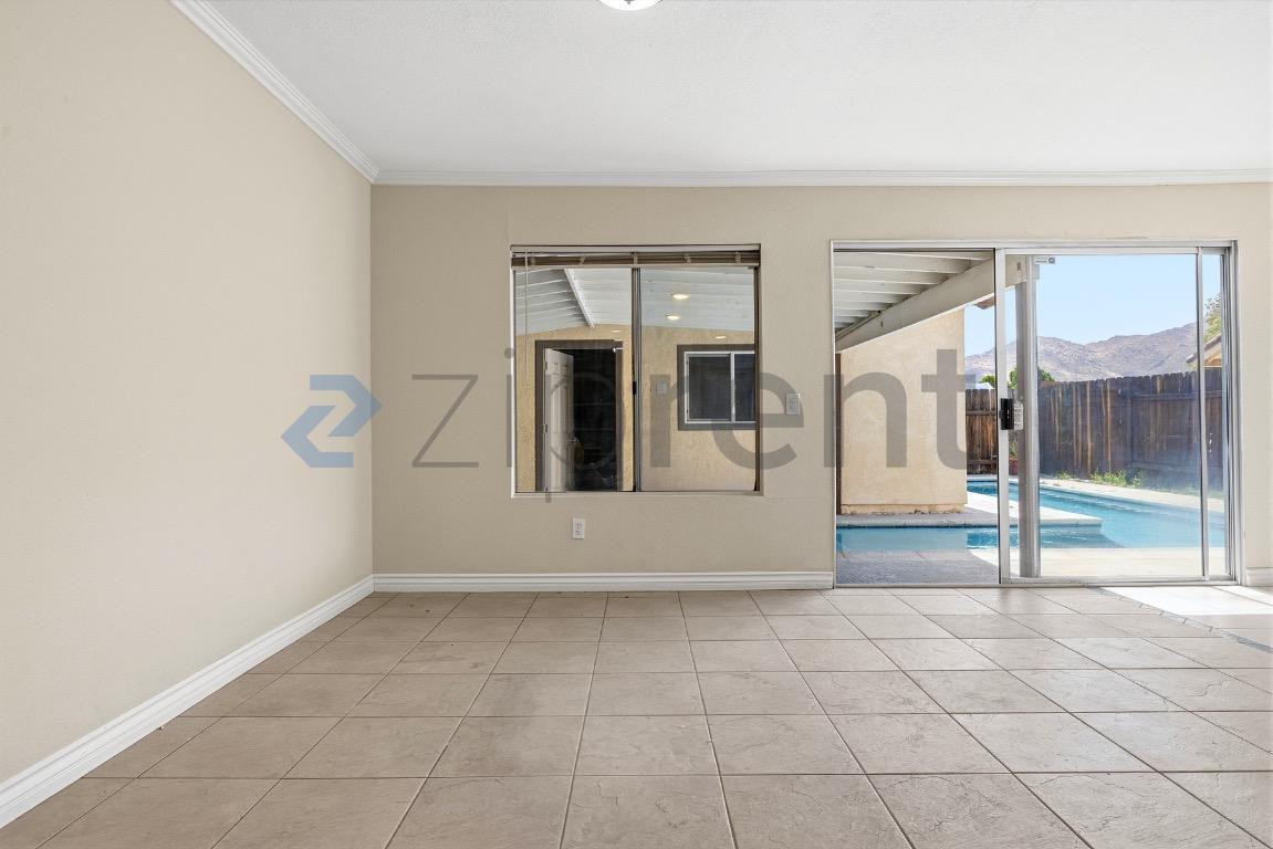 Building Photo - 23913 Parkland Ave