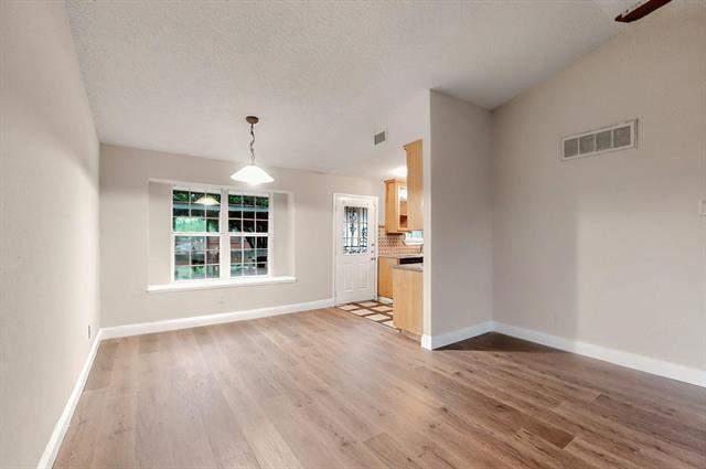 Building Photo - 1102 High Mesa Dr