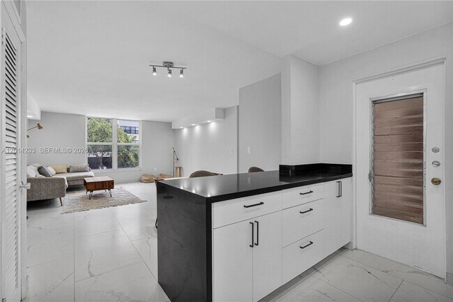 Building Photo - 1075 93rd St