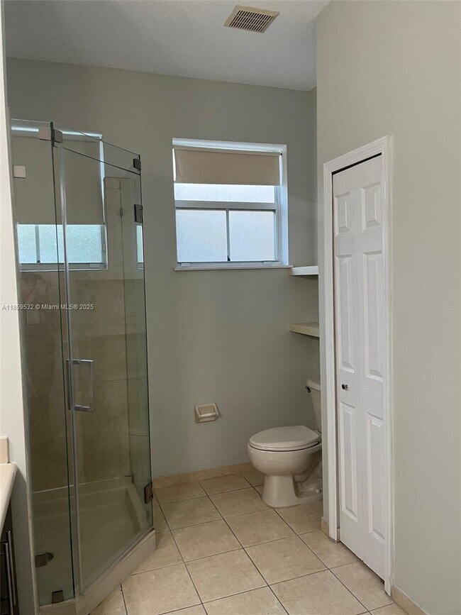 Building Photo - 977 SW 153rd Path