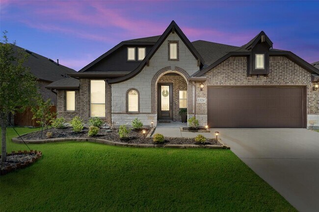 Building Photo - 1324 Thrasher Dr