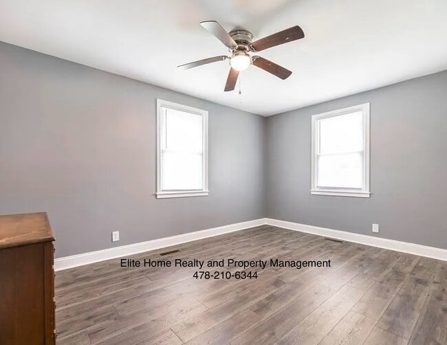 Building Photo - 4260 Villa Ave